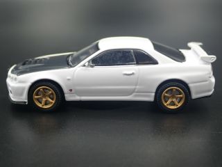1999 - 2002 Nissan Skyline Gt - R (bnr34) Rare 1:64 Scale Diorama Diecast Model Car