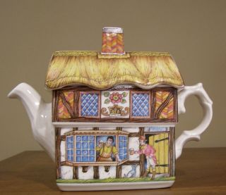 Rare vintage Sadler teapot Country Village - alehouse pub scene Made in England 2