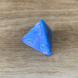 Chessex Mother Of Pearl Blue D4 Oop Rare Dice