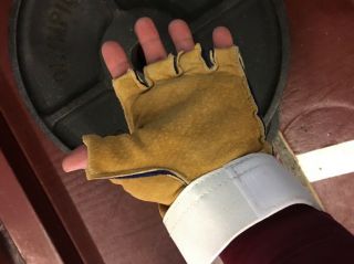 Rare vintage leather lifting gloves 2