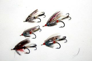 5 rarely seen Vintage Gut eyed Salmon flies size 1 with flying treble hooks 2