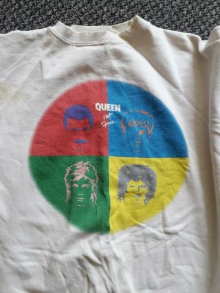 Queen Rare Hot Space Sweat Shirt Medium