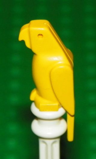 Lego Minifig - Animal,  Bird / Parrot - Yellow - Very Rare