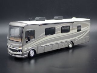 2016 16 Fleetwood Bounder Rv Motorhome Rare 1:64 Scale Collectible Diecast Model