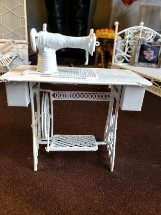 Rare Vintage White Wire Wicker Sewing Machine Table 1:12 Dollhouse Miniature 3