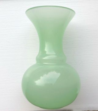 Rare Lovely Vtg Classic 1950’s Jadeite Green Translucent Glass Bud Vase Pristine