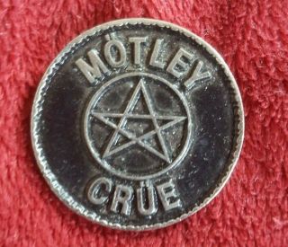 Motley Crue Badge Pin Rare Collectable Metal Sixx Vince Neil Def Leppard