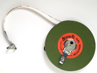Rare Vintage Buffalo 100 Ft 30 M Fiber Glass Measuring Tape Wind Up Measure