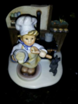 Hummel Chef With " Kozy Kitchen " Hummelscape.  Rare.  2 For 1.  Great Price.