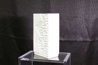 Kaiser White Porcelain Vase Bisque Fossil Imprint Marked Rare Mcm Ceramic Freyer