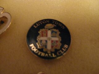 Rare Old Luton Town Football Club (21) Round Black Enamel Brooch Pin Badge