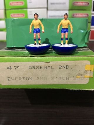 Subbuteo Lw Team - Arsenal 2nd Everton 2nd.  Ref 47.  Very Rare