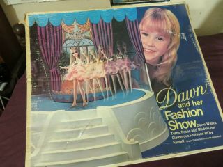 RARE Dawn And Her Fashion Show Vintage MOD Playset 1970 Topper Toys w/ Box NR 7