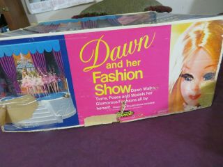 RARE Dawn And Her Fashion Show Vintage MOD Playset 1970 Topper Toys w/ Box NR 8