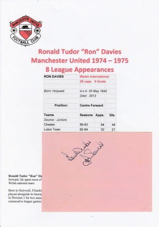 Ron Davies Manchester United 1974 - 1975 Rare Hand Signed Cutting/card
