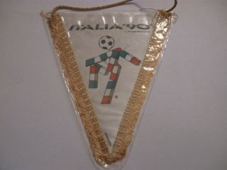 RARE OLD 1990 ITALIA FIFA FOOTBALL WORLD CUP MINI PENNANT 6 INCHES BY 7 INCHES 2