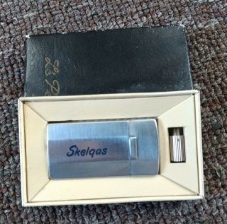 Rare Vintage Skelly Oil Co.  " Skelgas " Lighter.