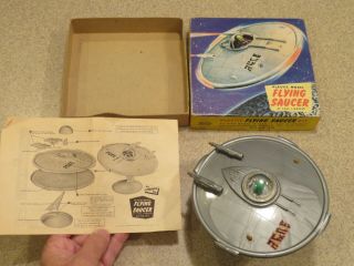 Rare Vintage 1954 Lindberg Flying Saucer Plastic Kit Complete W/alien