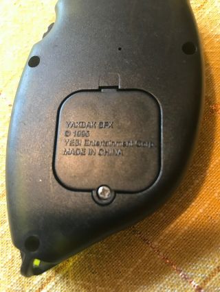 Yak Bak SfX 1995 Rare And Yak Backwards 1996 Electronic Handheld 4