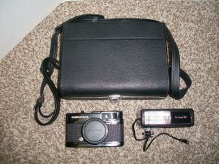 Rare Black Olympus Trip 35 Point & Shoot Film Camera W/vivitar 90 Flash / Case