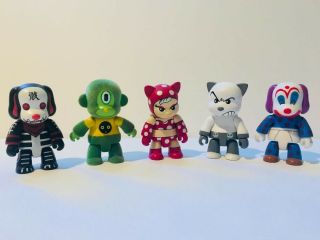 Set Of 5 Toy2r Qee Cat Figures Rare Kaws Obey Banksy Kidrobot Huck Gee