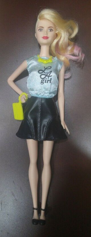 Barbie Fashionistas La Girl Doll Blonde Shaved Hair Flat Feet Skipper Face Rare