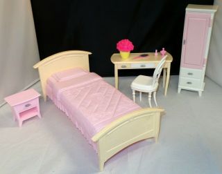 Rare Mattel Barbie Living In Style Bedroom Bed,  Vanity,  End Table & Accessories