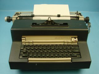 Vintage Rare Olivetti Editor 3 Portable Electric Typewriter Black / Gray E20410