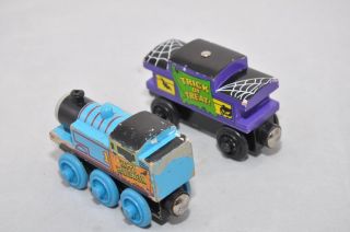 HALLOWEEN THOMAS and HALLOWEEN CABOOSE / Rare Variant Thomas wooden trains 3