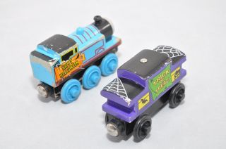 HALLOWEEN THOMAS and HALLOWEEN CABOOSE / Rare Variant Thomas wooden trains 4