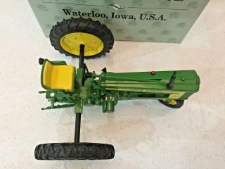 Ertl 1/16 John Deere 520 SFW Tractor Two - Cylinder Club Expo 12 2002 Rare 4