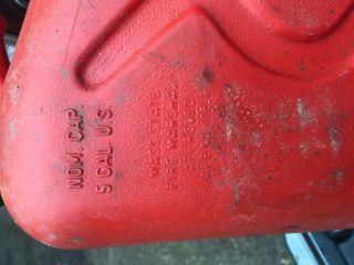 RARE Vintage SCEPTER 5 Gallon GAS CAN w/ Vented Spout CANADA Pre - Ban 6