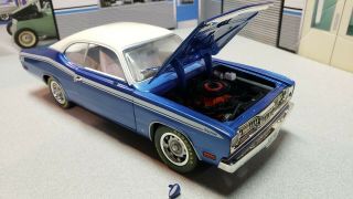 RARE 1971 Plymouth Duster BLUE 1:18 Ertl Read 6