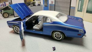 RARE 1971 Plymouth Duster BLUE 1:18 Ertl Read 7