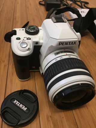 Pentax KR K - R 14692 Digital SLR Camera WHITE Rarely.  With Carry Case. 4