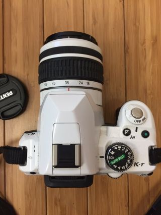 Pentax KR K - R 14692 Digital SLR Camera WHITE Rarely.  With Carry Case. 5