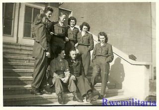 Rare: Female Uniformed Luftwaffe Blitzmädel Helferin Girls Posed On Steps