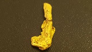 The Golden Gun Rare Natural Unique Gold Nugget From The Pilbara 0.  693 Grams