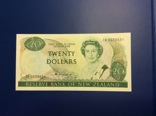 Rare Zealand Replacement Star $20 Hardie Banknote - Ta 003942 - Unc.