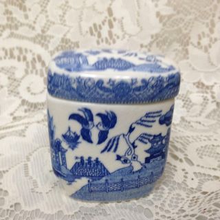 Vintage,  Rare,  Blue Willow 3in X 3in X1.  5in Rectangular Spice Jar Or Vanity Jar