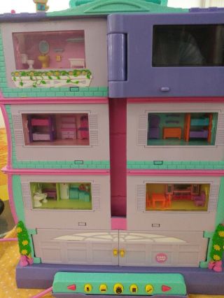 Mattel Pixel Chix,  4 Story House Interactive Electronic Toy.  Rare With One Figure