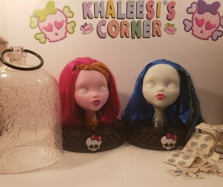 2 Monster High Goregeous Ghoul Anti - Styling Head Pink/blue Hair Rare W/tattoos