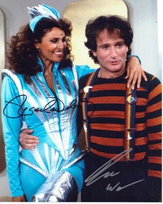 Robin Williams Raquel Welch Rare Signed By Both 8x10 Mork & Mindy Photo With