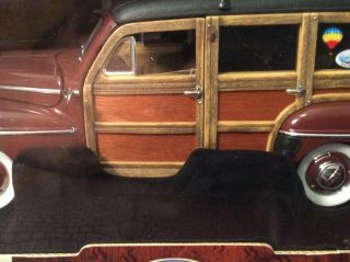 Rare Yat Ming ROAD SIGNATURE 1:18 Die Cast Car 1948 Ford Woody w/real Wood panel 4