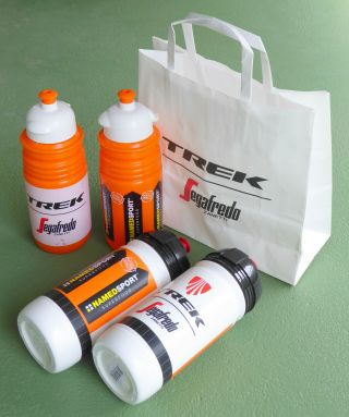 Rare Orig.  2019 Tour De France Team Trek Segafredo Water Bottle Lunch Bag Set