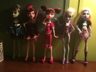 [RARE/used] 24 Monster High Dolls 2