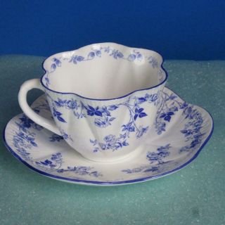 Rare Shelley Fine Bone China - Trailing Blue Rose Vine 12086/28 - Tea Cup Saucer