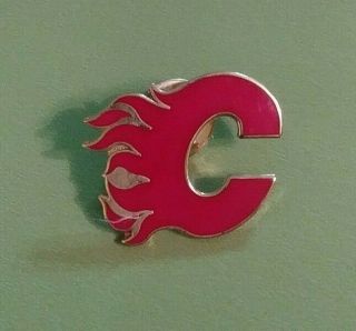 Nhl Hockey Calgary Flames Team Logo Collectible Peter David Pin Rare L@@k