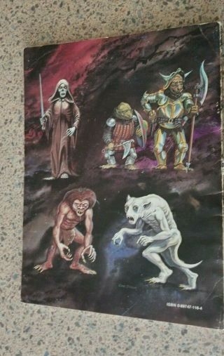 Dungeons & Dragons Squadron/Signal Prod Book Down in the Dungeon RARE 2