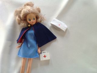 Vintage Mary Quant Daisy 1970 ' s doll with vintage nurse outfit rare twotone hair 2